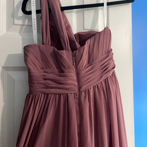 Gently worn Azazie Amethyst Chifron material Bridesmaid Dress. Size 8 - Picture 13 of 14